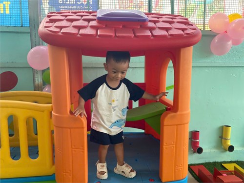 Bé vui đến trường